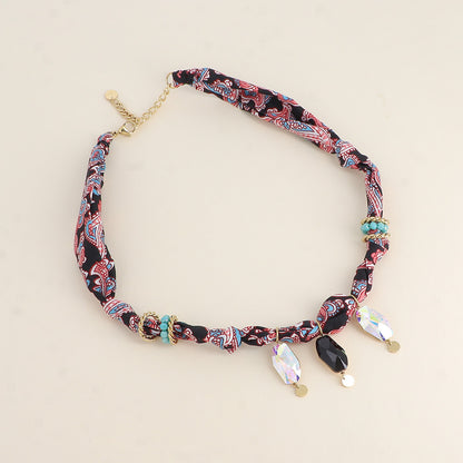 Collier sur tissu - orné de 3 cristaux de Swarovski® - Jet - Taille: 39+5 cm