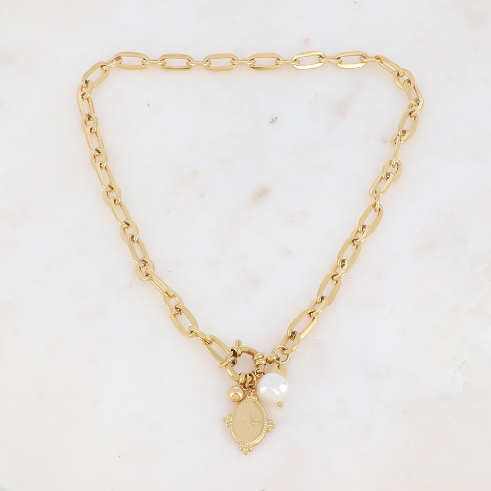 Collier en maille avec pendant au motif étoile gravée et perle d'eau douce 39 cm