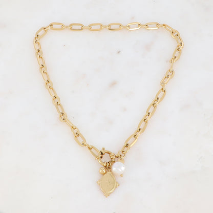 Collier en maille avec pendant au motif étoile gravée et perle d'eau douce 39 cm