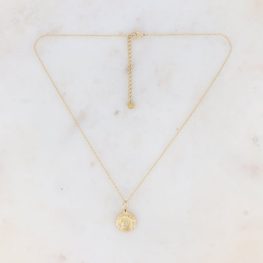 Collier doré avec pendentif signe astrologique Vierge avec gravure au dos : "PROTECT-ME" 40+5 cm