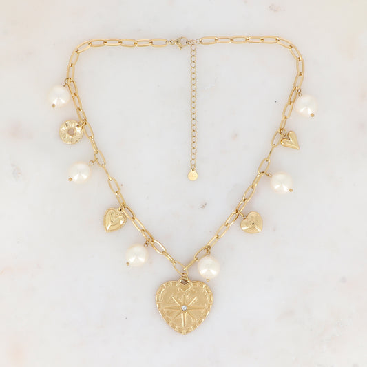 Collier en maille avec cœurs et perles en résine effet nacre (38+7CM)