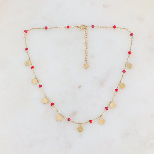 Collier doré avec des pampilles rondes lisses et des perles émaillées rouges 40+5 cm
