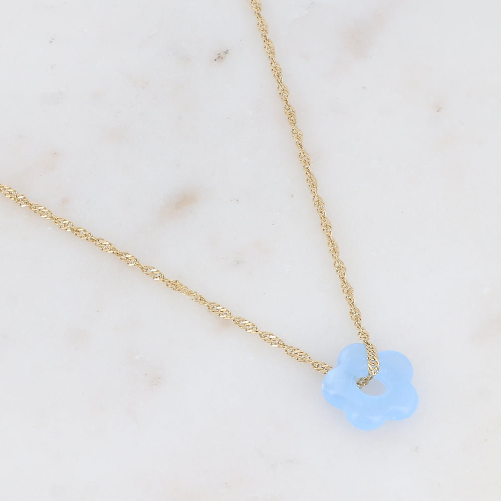 Collier doré avec perle de fleur en acétate de fleur en acétate bleu ciel 40+5 cm