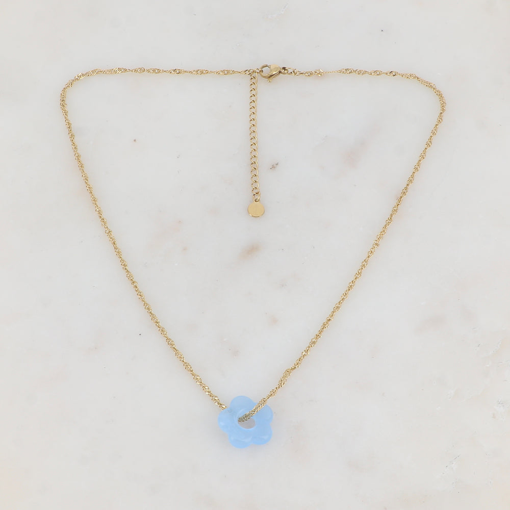 Collier doré avec perle de fleur en acétate de fleur en acétate bleu ciel 40+5 cm