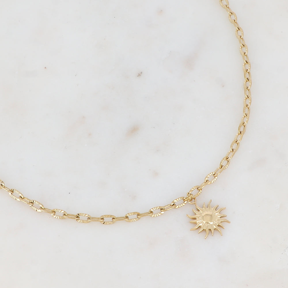 Collier en maille avec pendentif forme soleil (37+5CM)