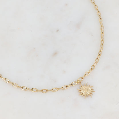 Collier en maille avec pendentif forme soleil (37+5CM)