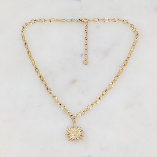 Collier en maille avec pendentif forme soleil (37+5CM)