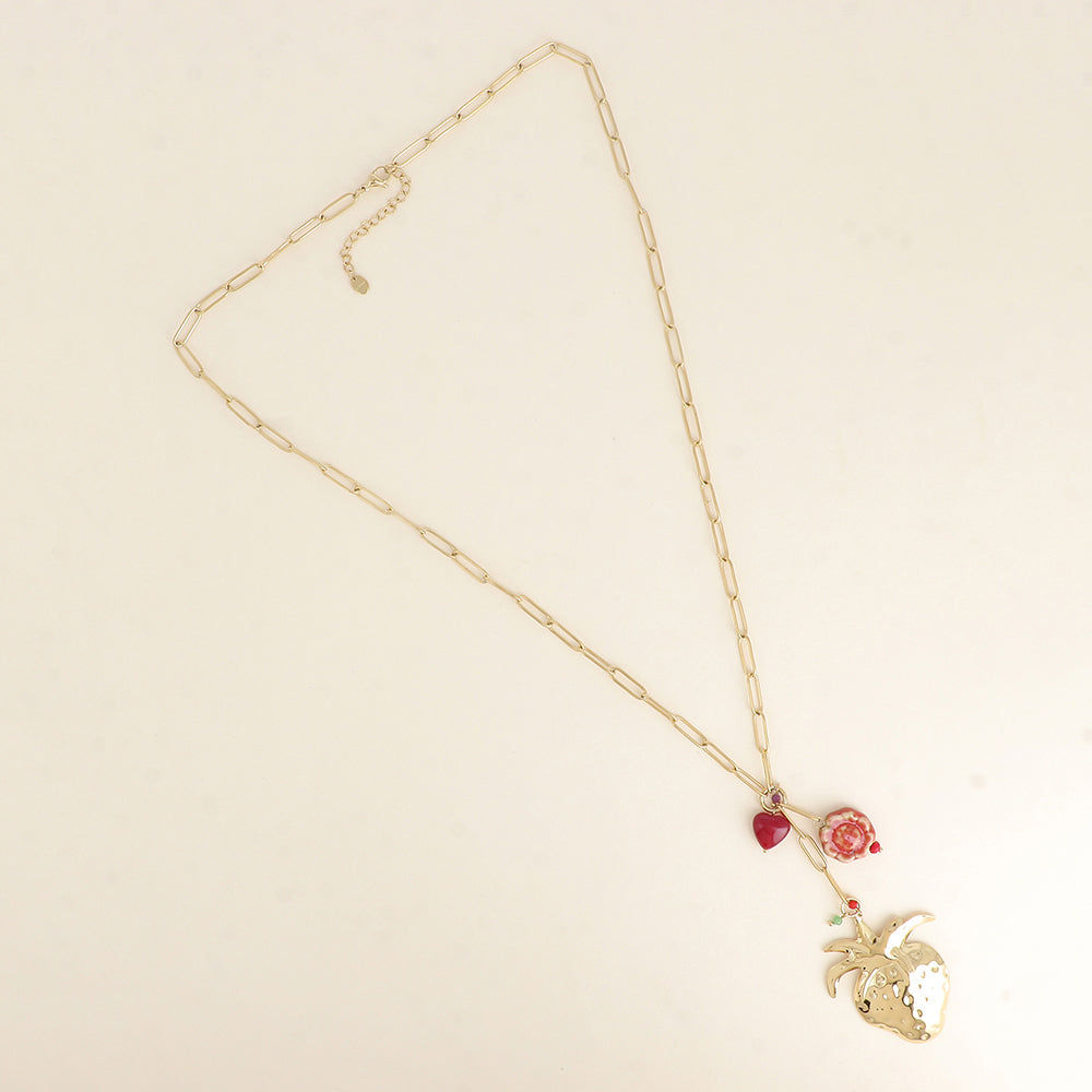 Collier en Y- pendentif fraise, perle cœur et fleur en céramique émaillée 64+5 cm
