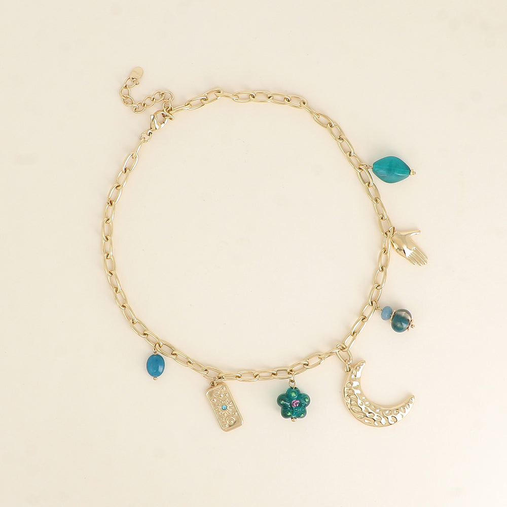 Collier - perles de résine, plaquette lune et soleil, fleur perlée, céramique émaillée, lune martelée, main - Bleu 40+5 cm