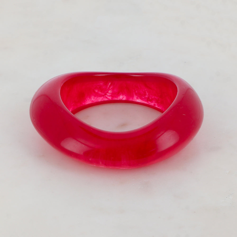 Jonc fermé en résine colorée Diamètre : 6,4 cm -Epaisseur : 3,1 cm
