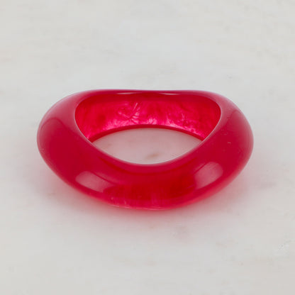 Jonc fermé en résine colorée Diamètre : 6,4 cm -Epaisseur : 3,1 cm