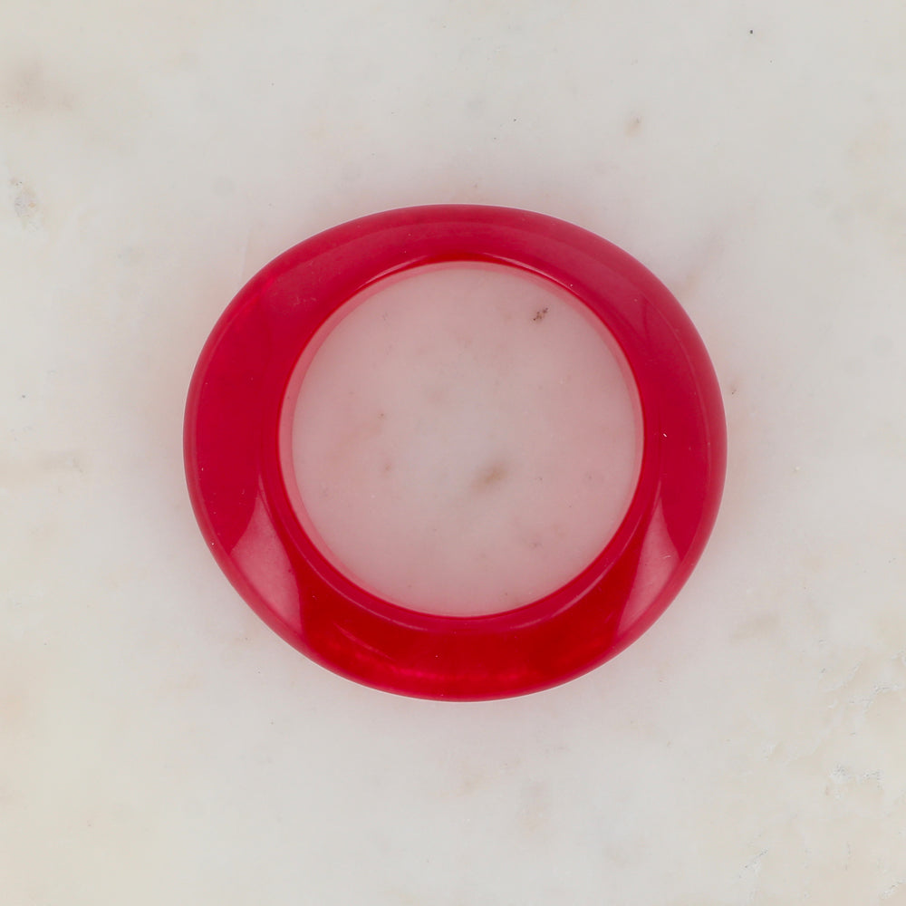 Jonc fermé en résine colorée Diamètre : 6,4 cm -Epaisseur : 3,1 cm