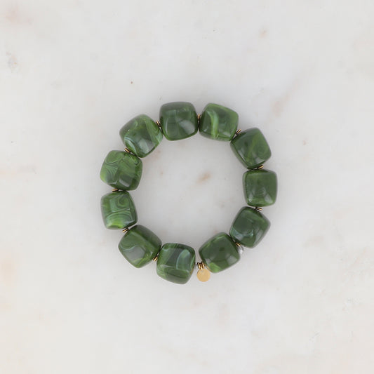 Bracelet élastique avec perles en résine colorée