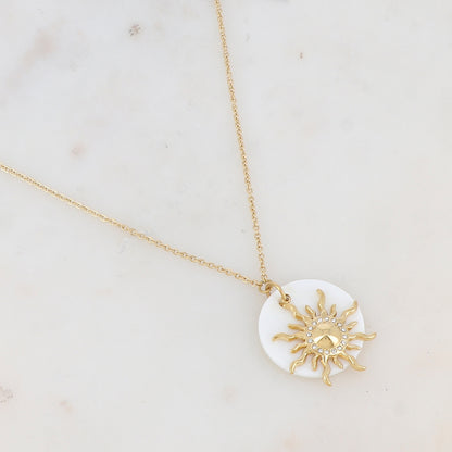 Collier avec soleil strassé strassé et nacre (40+5CM)