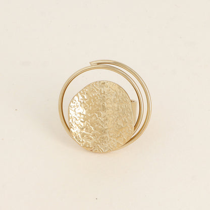 Bague - pièce ronde texturée incurvée et anneau