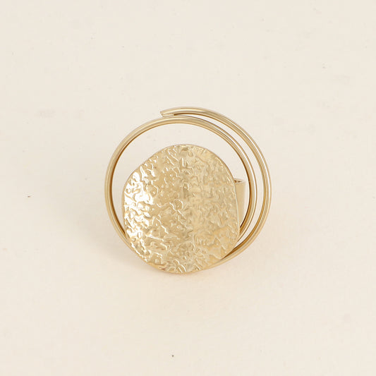 Bague - pièce ronde texturée incurvée et anneau