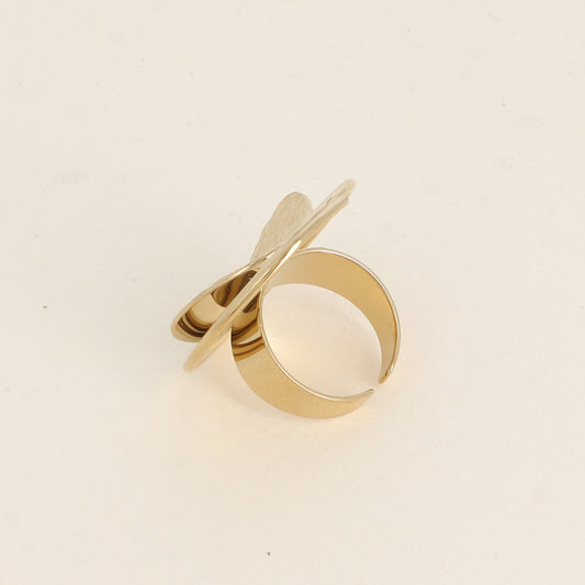 Bague - pièce ronde texturée incurvée et anneau