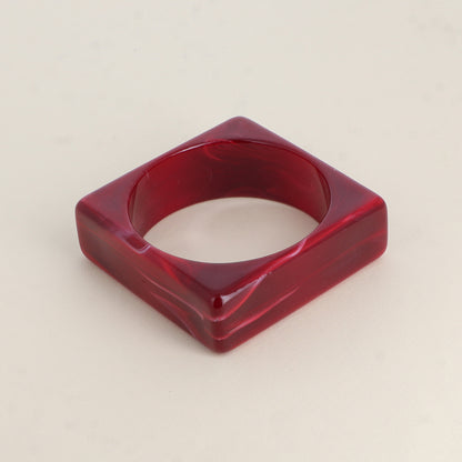 Manchette carrée en résine Dimensions intérieures : 6,6 x 6,6 cm - Epaisseur : 2,4 cm