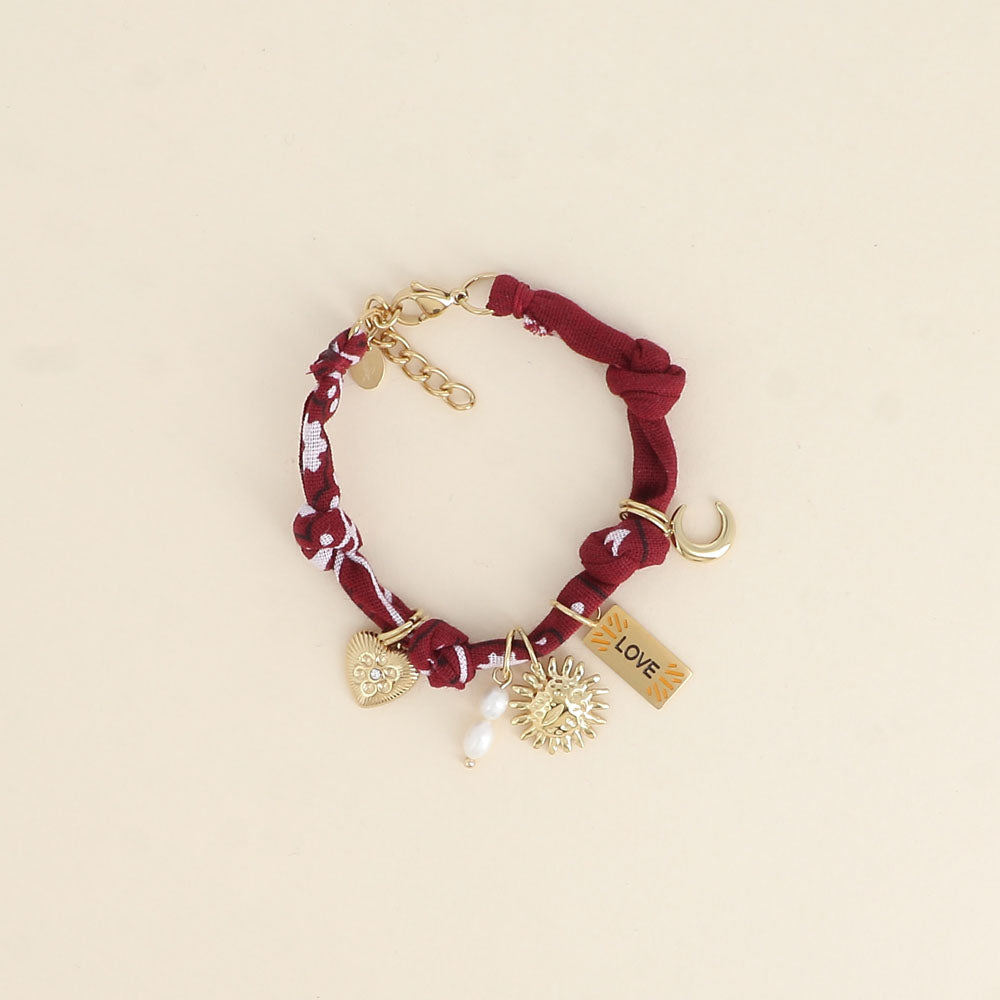 Bracelet - ruban bordeaux, breloques (perles d'eau douce, soleil, cœur, plaquette LOVE, lune) (16+3 cm)