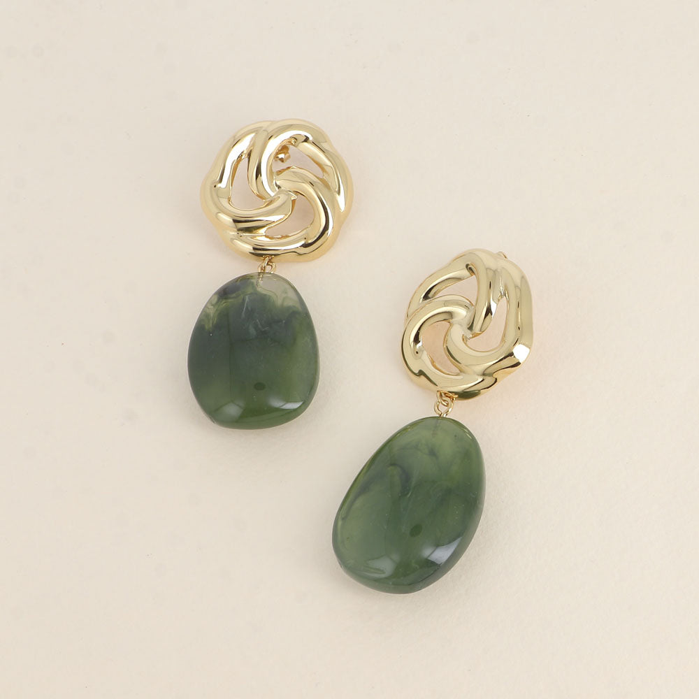 Boucles pendantes - fleur ajourée et pièce ovale en résine kaki 30x74 mm