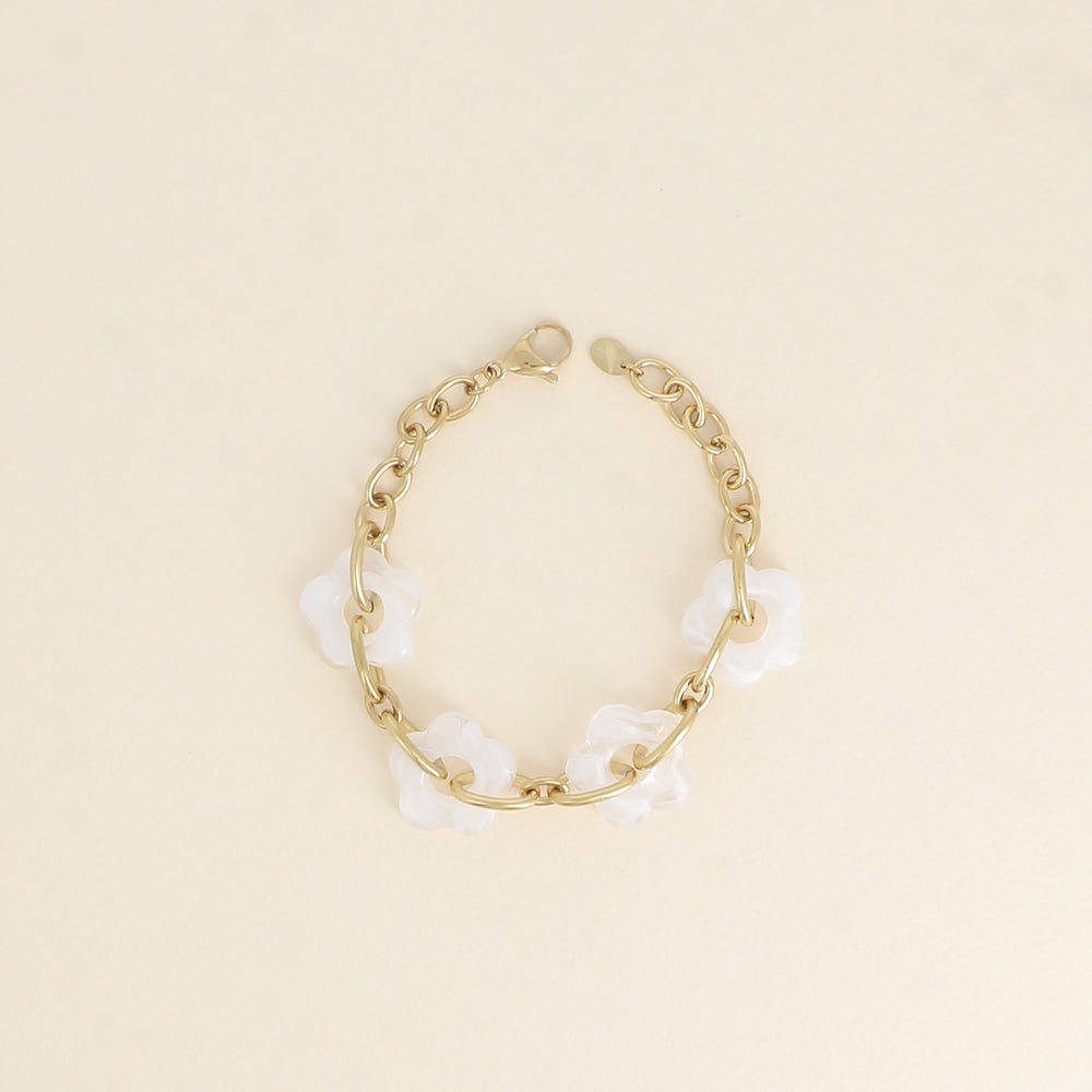 Bracelet - 4 fleurs en résine blanche et maillons ovales (17+3 cm / dimension approximative d'une fleur: 20 x 20 mm)