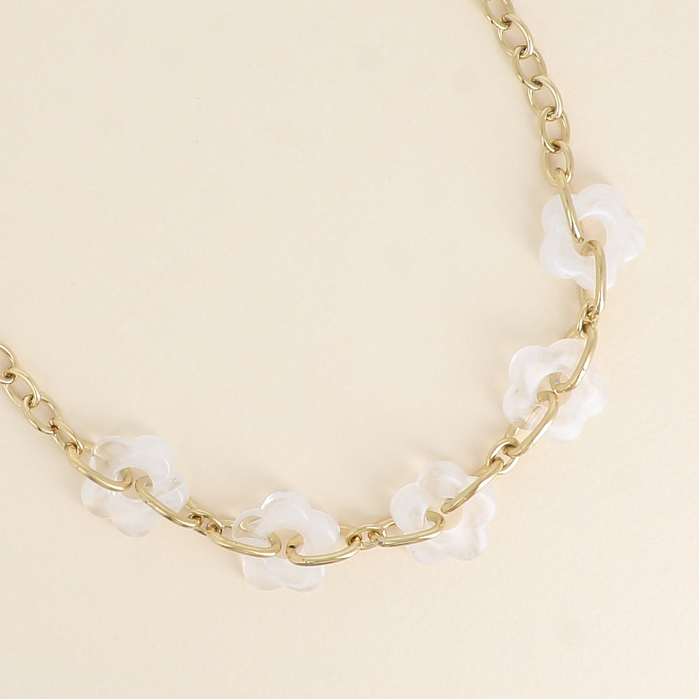 Collier - 5 fleurs en résine blanches et maillons ovales 42+7 cm