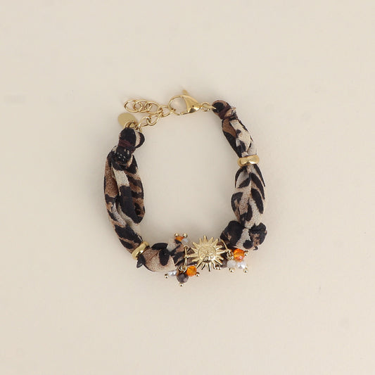 Bracelet - tissu léopard, pièces en acier inoxydable, perles taillées et en résine, pendentif fleur (17+3 cm)