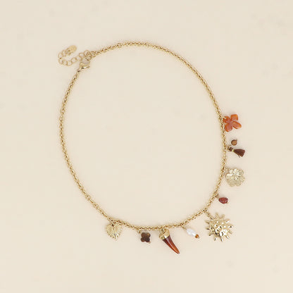 Collier - trèfle en pierre naturelle, perle d'eau douce, soleil, lune, pompon, corne en résine 40+5 cm