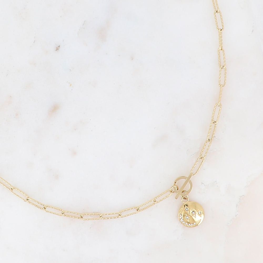 Collier maille striée, pendentif fermoir T avec lune et étoiles ornées d'oxydes de zirconium 45+5 cm