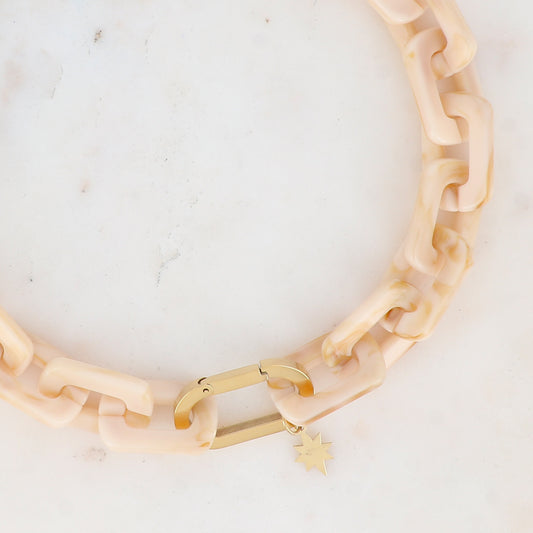 Collier avec étoile et résine rectangulaire beige 42+10 cm