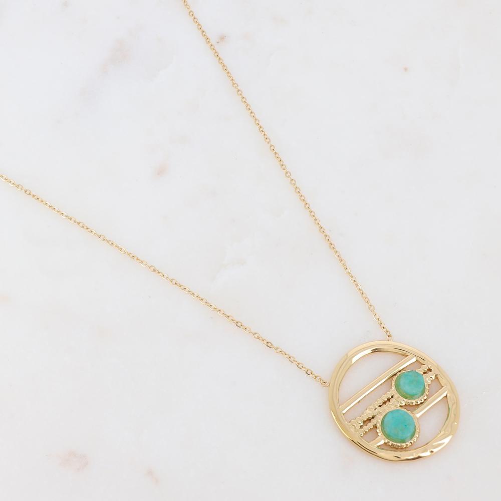 Collier doré avec un pendentif rond ajouré et serti de deux pierres en amazonite 38+5 cm