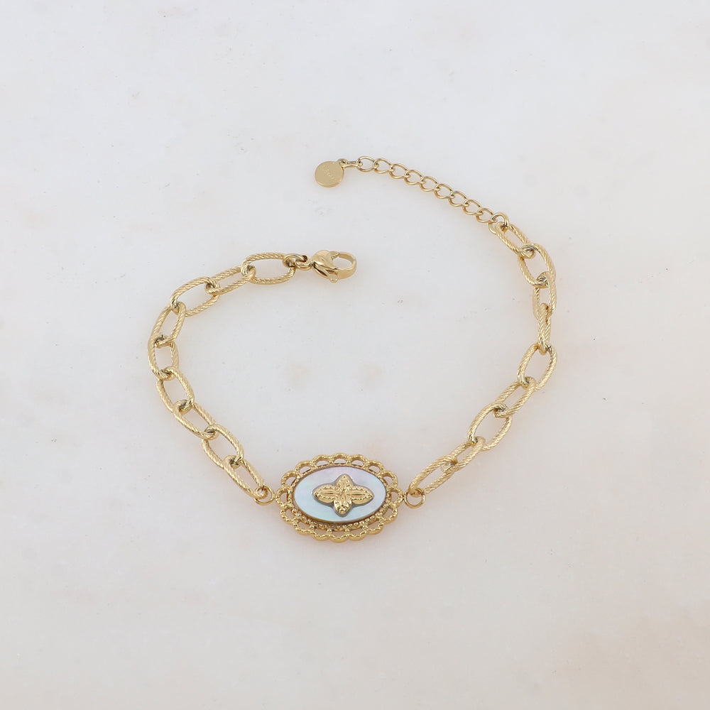 Bracelet en maille, pièce ovale, étoile et nacre