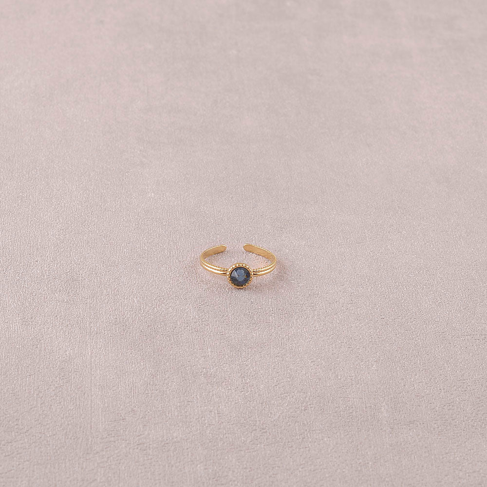 Bague fine ornée de cristaux de Swarovski® - Hauteur de la bague: 2 mm - Dimensions du cristal : 5x5 mm - Denim blue
