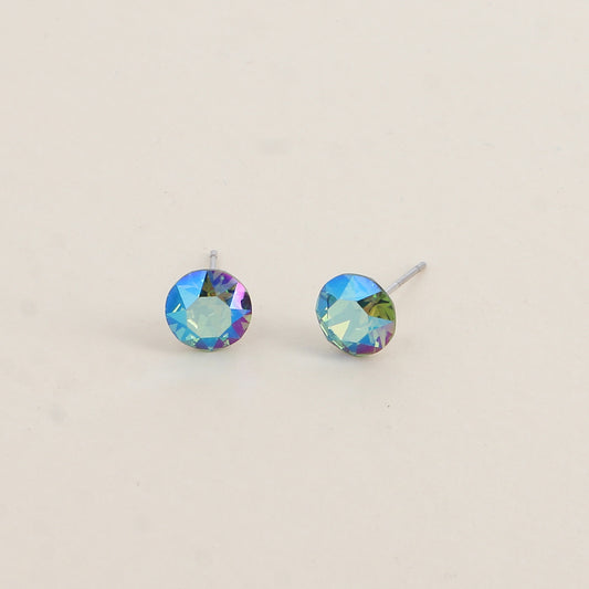 Boucles puces argentées – Ornées de cristaux de Swarovski® SS39 - Dimensions de la boucle : 8x8 mm - Erinite shimmer