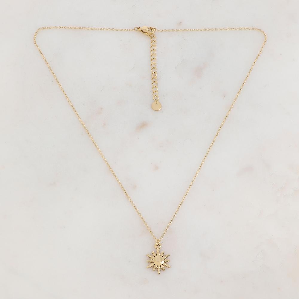 Collier doré composé d'un pendentif soleil 40+5 cm