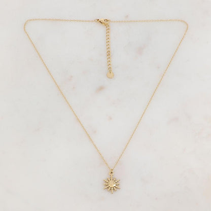 Collier doré composé d'un pendentif soleil 40+5 cm