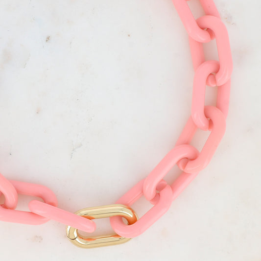 Collier avec mousqueton et résine ovale rose 46+5 cm