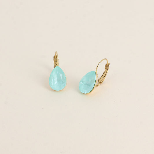 Boucles dormeuses ornées de cristaux de Swarovski® - Dimensions de la boucle : 10 x 23mm - Dimensions du cristal : 10 x 13mm - soft mint ignite