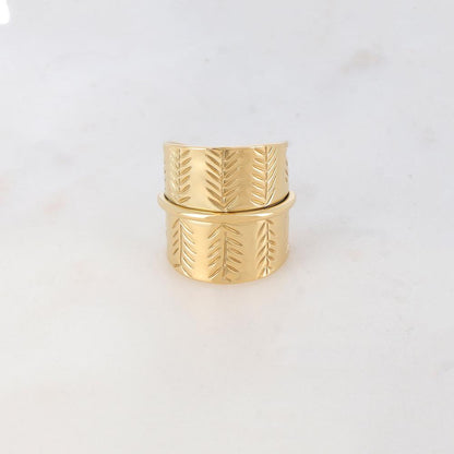 Bague réglable ajourée avec motif feuille
