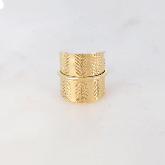 Bague réglable ajourée avec motif feuille