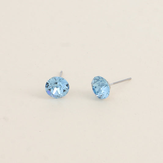Boucles puces argentées – Ornées de cristaux de Swarovski® SS39 - Dimensions de la boucle : 8x8 mm - Aquamarine