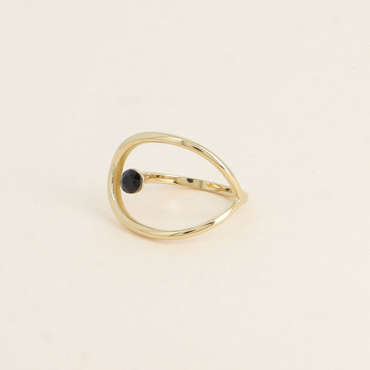 Bague forme ajourée ornée de cristal de Swarovski® - Hauteur de la bague: 20 mm - Epaisseur de l'anneau : 1,5 mm - Dimensions du cristal : 5x5 mm - Jet