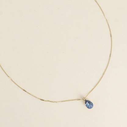 Collier orné de cristaux de Swarovski® en forme de goutte - Longueur de chaîne : 38+7 cm - Dimensions du cristal : 7x10 mm - Denim blue