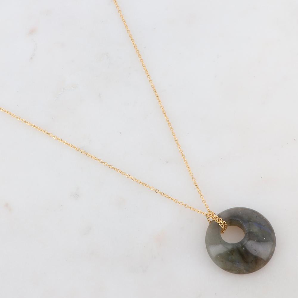 Collier doré avec un pendentif en pierre labradorite 47+5 cm