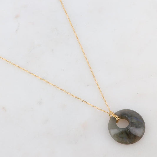 Collier doré avec un pendentif en pierre labradorite 47+5 cm