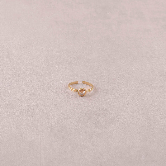 Bague fine ornée de cristaux de Swarovski® - Hauteur de la bague: 2 mm - Dimensions du cristal : 5x5 mm - Golden shadow