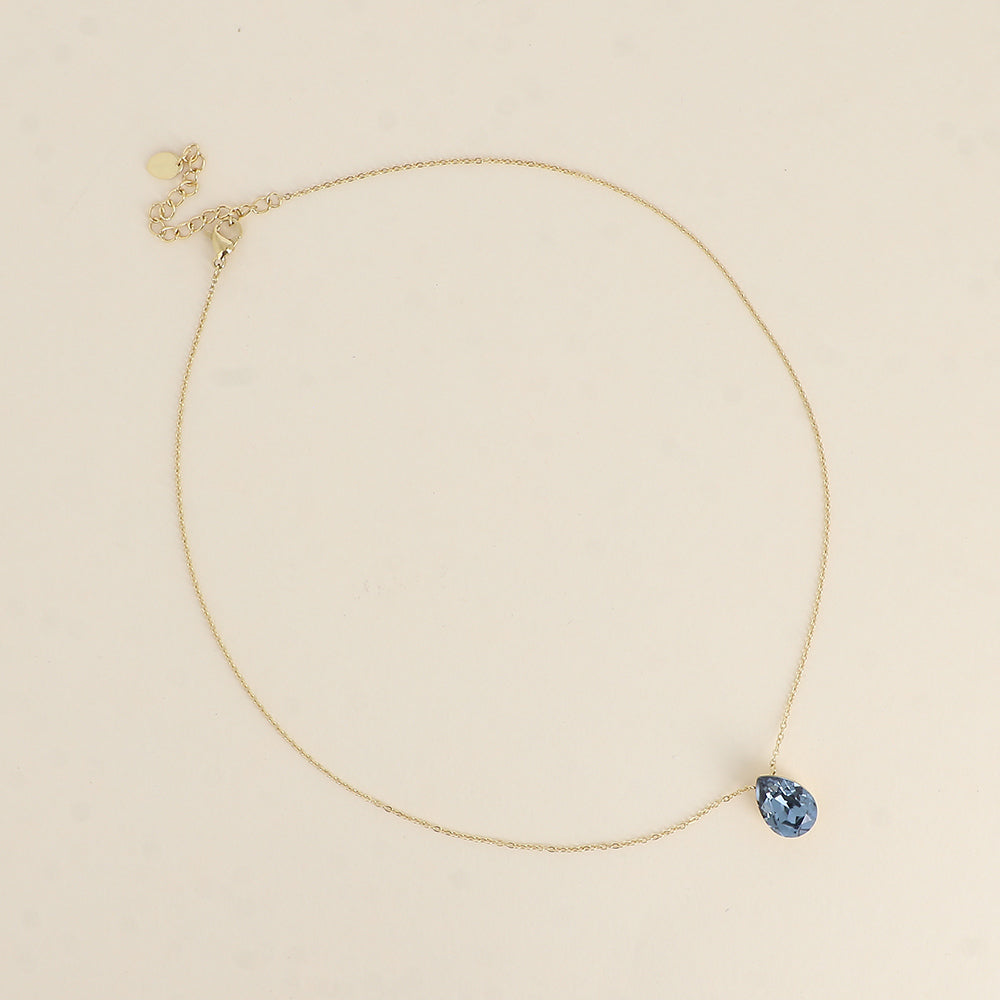 Collier - Pendentif cristal de Swarovski® en forme de goutte - Longueur du collier : 40+5 cm - Dimensions du cristal : 10x14 mm - Denim blue