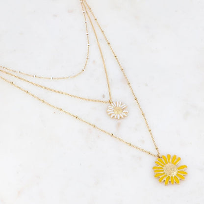 Collier triple rangs doré avec deux fleurs de marguerite émaillées blanche et jaune 38/44/56+5 cm