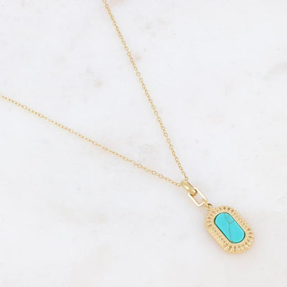 Collier avec un pendentif rectangulaire orné d'une pierre howlite turquoise 39+7 cm