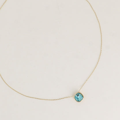 Collier orné de cristal de Swarovski® 8 mm - Longueur de chaîne : 39+5 cm - Diamètre du cristal : 8 mm - Light turquoise